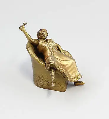 Kleine Bronze Figur Dame im Fauteuil in lasziver Pose Erotik 99850022 1