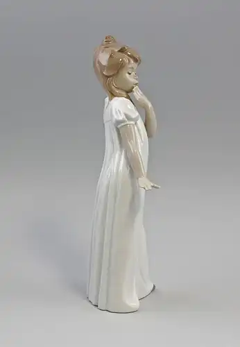 #9956112 Porzellan-Figur Gähnendes Mädchen Nao Lladro Spanien H30cm