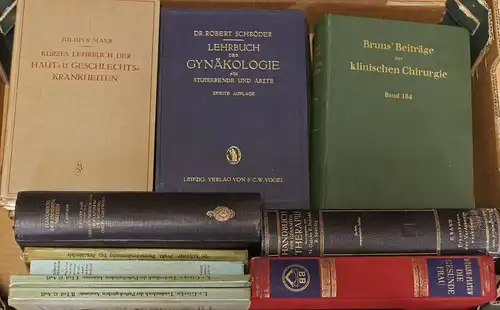 8055019 Konvolut Bücher Medizin, Chirurgie, Gynäkologie, Physiologie u.a.