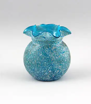 Hellblaue Vase Kröselaufschmelzungen gebörtelter Rand  99835216