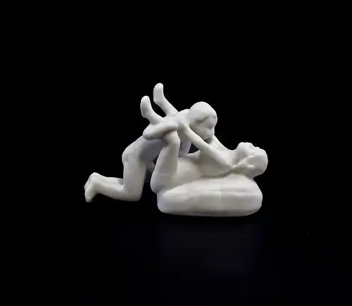 9944330 Porzellan Figur erotische Miniatur Erotik Kämmer H5cm
