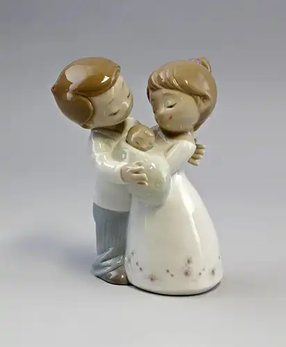 Porzellan Figur Liebe ist...Paar mit Baby Nao Lladro Spanien 9956050