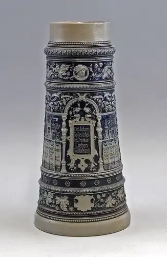8145004 Großer Keramik Bierkrug Humpen Historismus Relief Salzglasur Westerwald