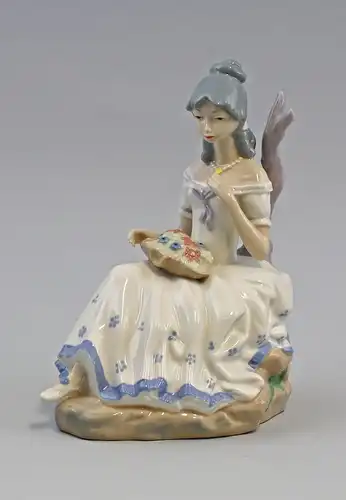 8240065 Porzellan-Figur Sitzendes Mädchen Casades Spanien