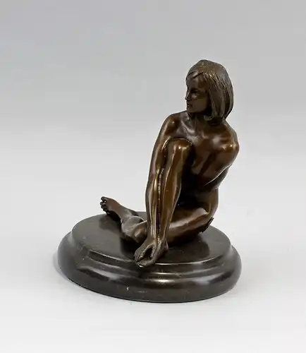 9937747 Bronze Skulptur weiblicher Akt sitzend sign.Claude Erotik 18x14cm