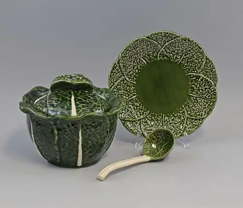 9918630 Keramik Majolika Portugal Terrine Wirsingtopf auf Teller mit Löffel