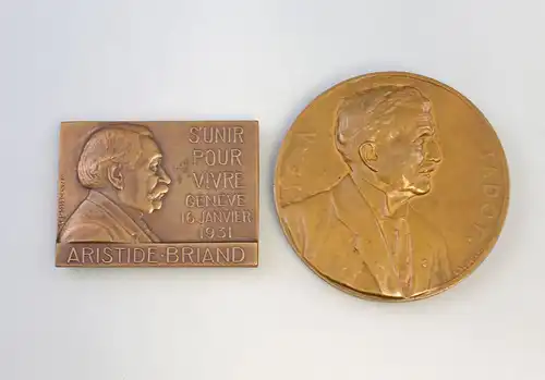 8308025 2 x Bronze - Medaillen Belgien 1932/35 Aristide Briand Jean Jadot