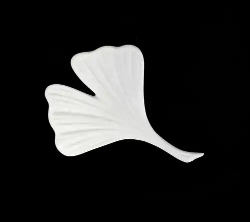 Weiße Ginkgo-Blatt Porzellan Brosche Bisquit Kämmer 4,5x5cm 9944254