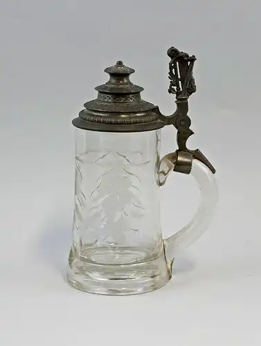 8348013  handgeschliffener Glas Bierkrug Zinndeckel Lyra Bier-Humpen um 1900