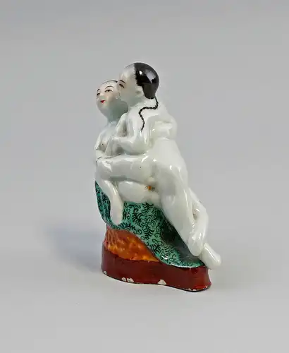 8350007 Kleine erotische Porzellan Figur China Kamasutra Erotika