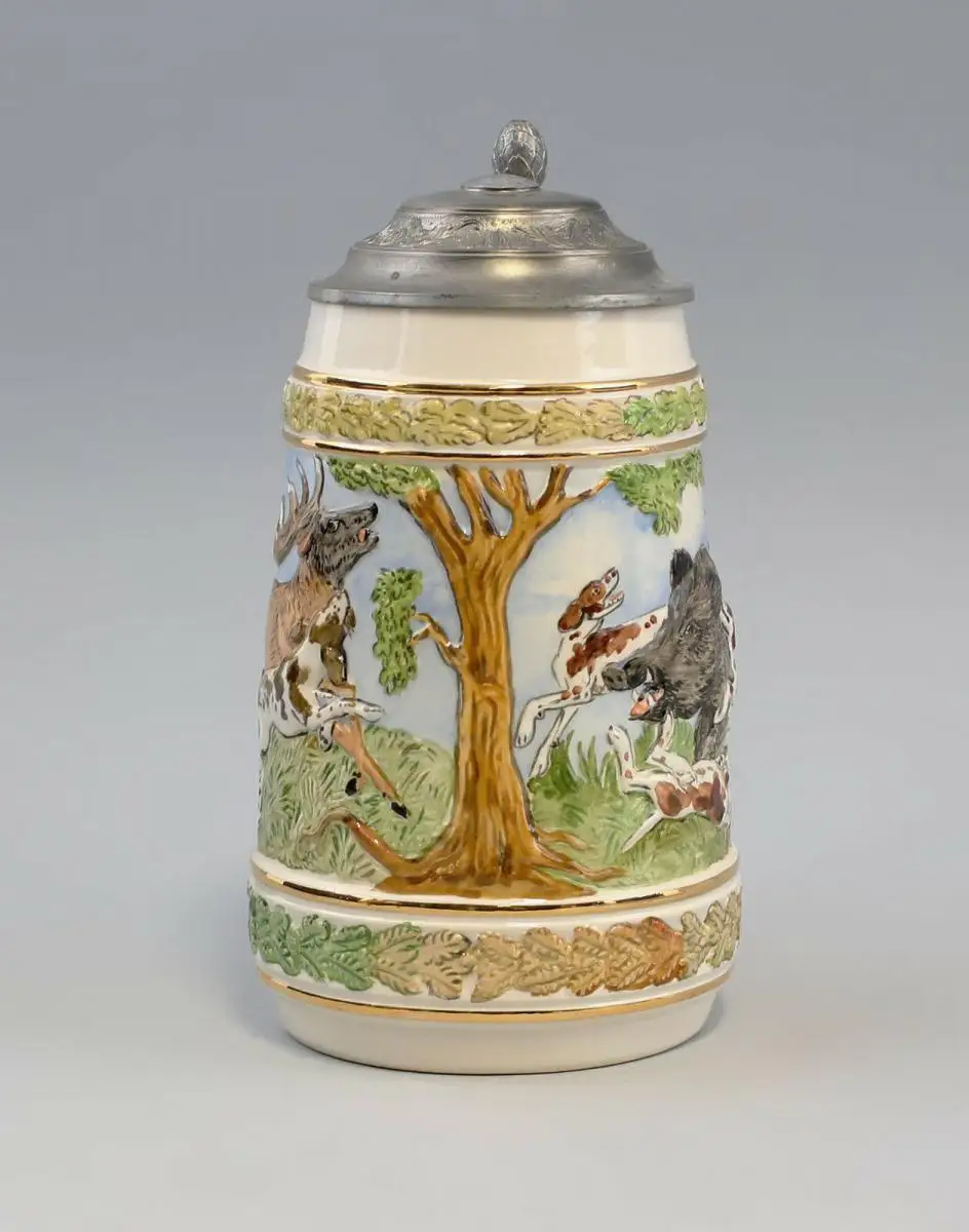 9959172 Porzellan Bierkrug 1L Relief handbemalt Jagd Zinnd. Sonderposten H22cm 1