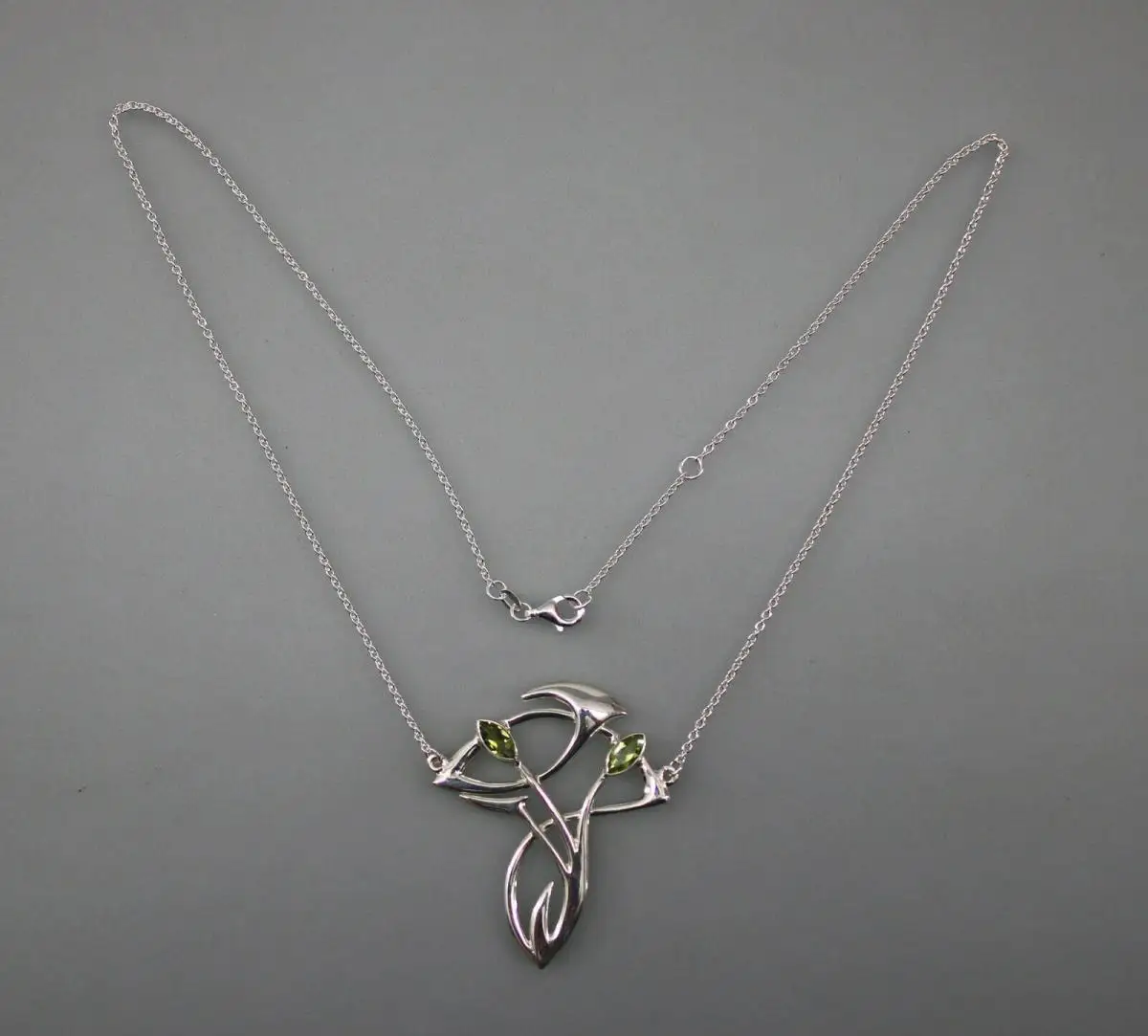 9906026 925er Silber Jugendstil-Collier mit Peridot 1