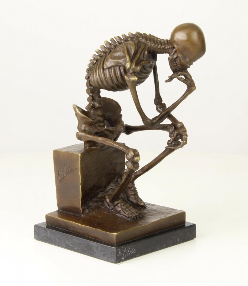 9937504-dss Bronze Skulptur Figur Skelett Der Denker sign.Milo 14x17x25cm