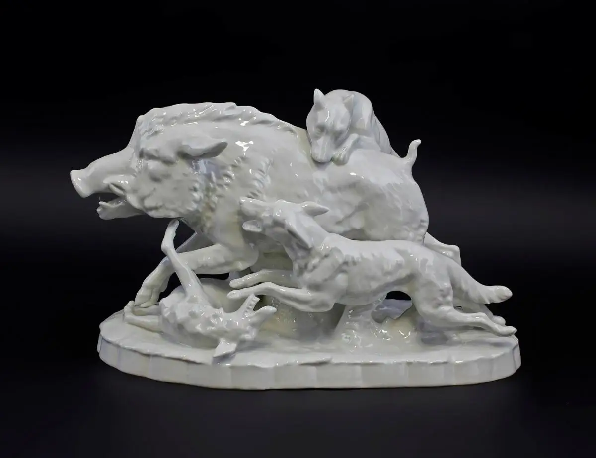 9944331-ds Porzellan Figur Jagdhund Wildschwein Jagd Sitzendorf 24x18cm 0