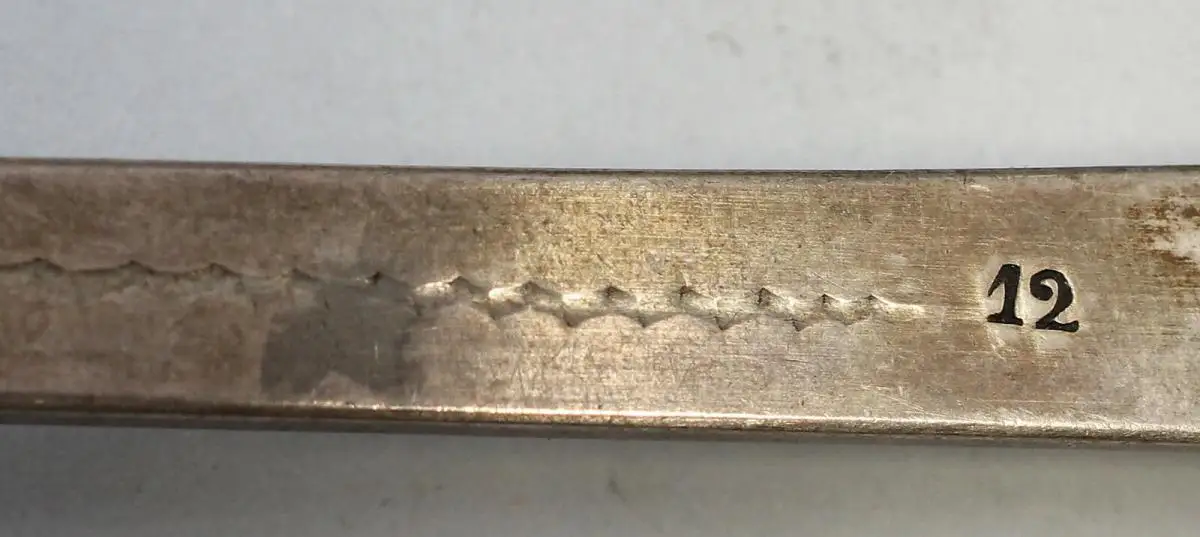 8330024 Silberne Kelle Mitte 19. Jh. 12 Lot Silber 145 g 1