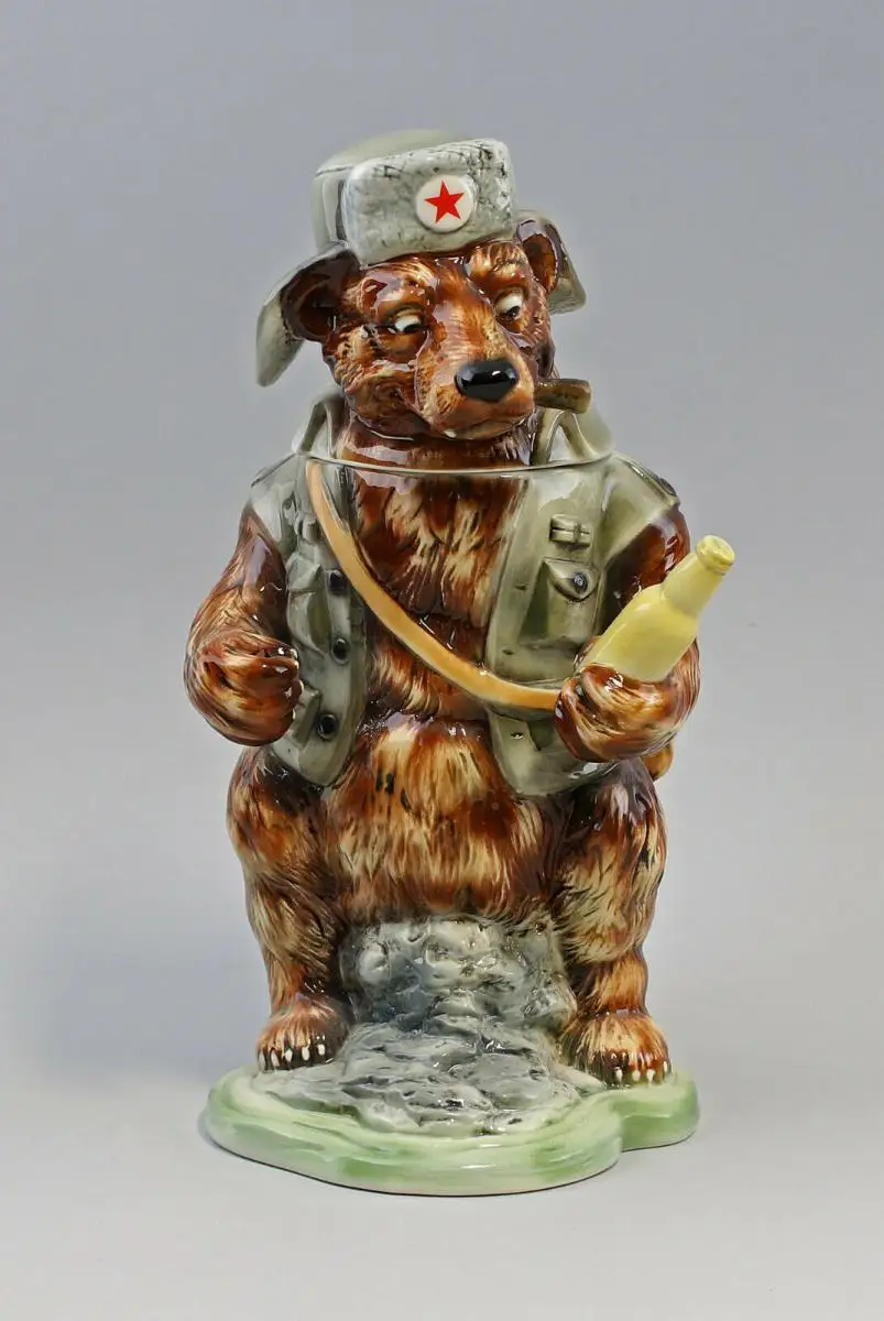 9959540 Porzellan Sammler-Figuren-Bierkrug Bär mit Russenmütze Ens H30cm 0