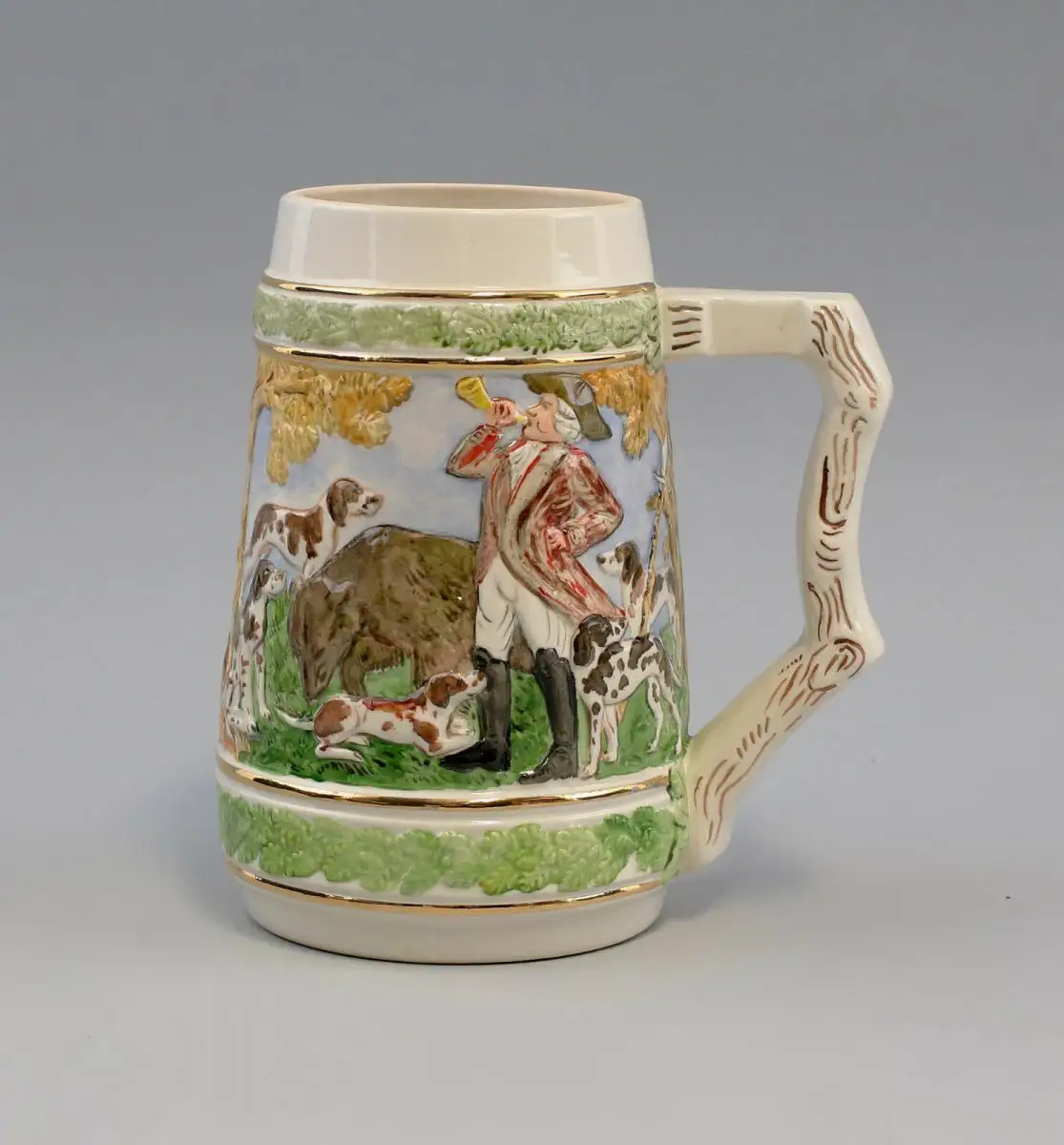 9959152 Porzellan Bierkrug 1L Relief handbemalt Jagd Jäger Sonderposten H20cm 0
