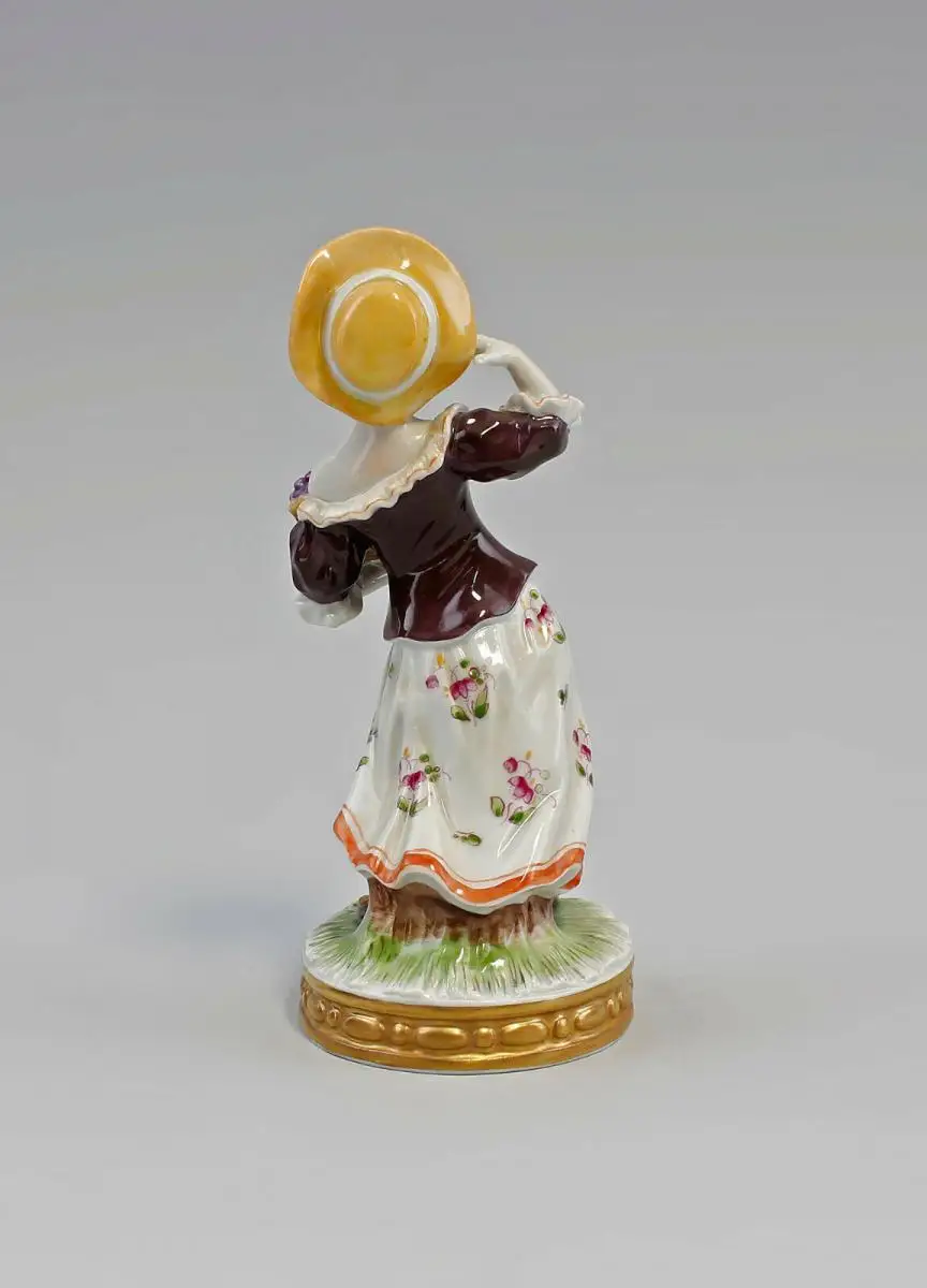 8340237 Porzellan-Figur Rokoko Händlerin mit Weintrauben Korb Unterweißbach 1