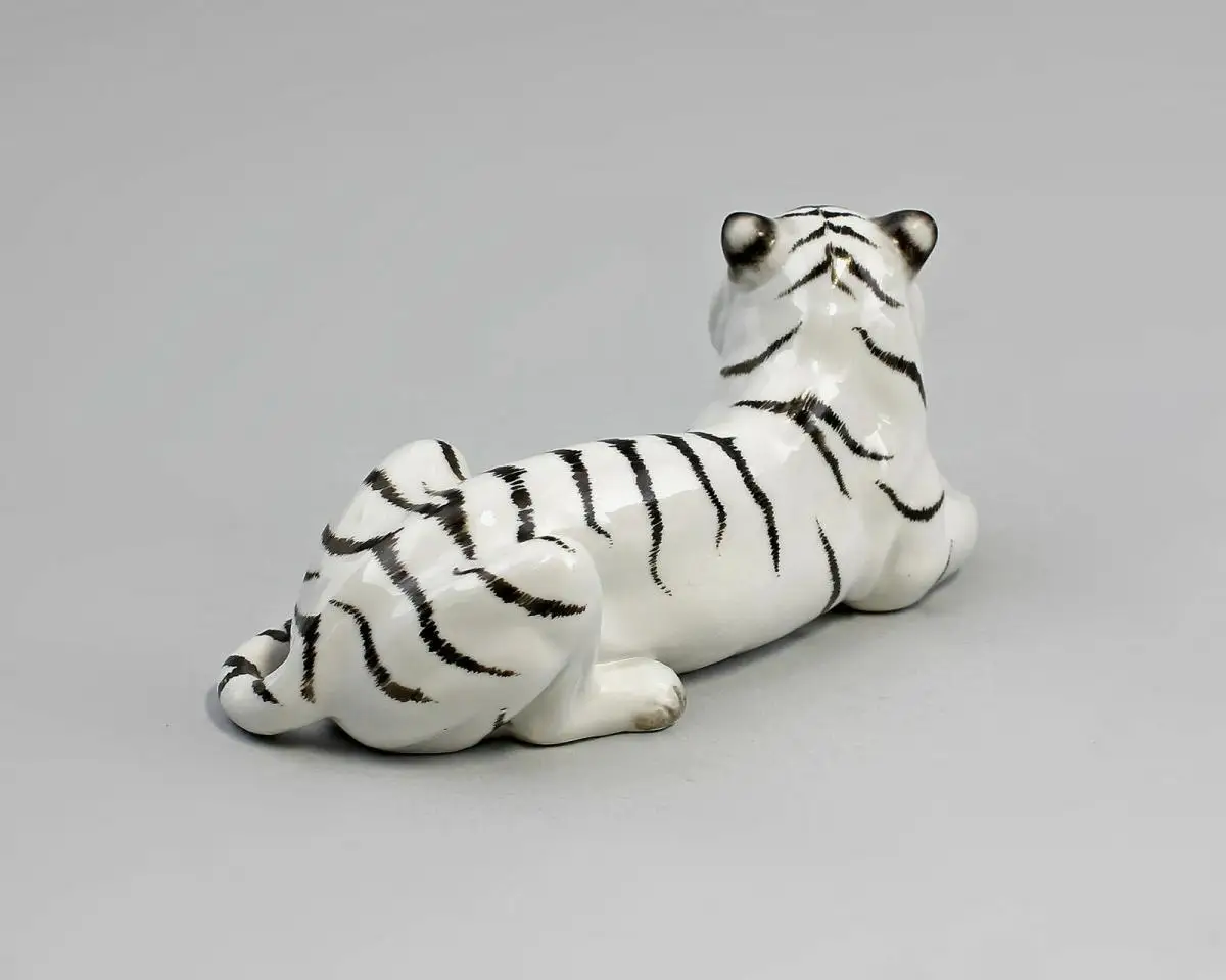 9944010 Porzellan Figur liegender Weißer Tiger fein bemalt Kämmer 15x6x7cm 2