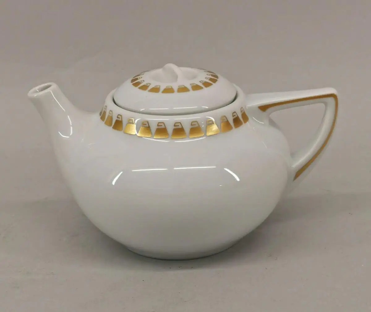9943363 Porzellan Jugendstil Teekanne Van de Velde gold Reichenbach 1