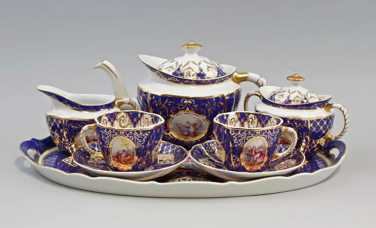 9987221 Porzellan Tete a tete Service Watteau-Szene kobalt gold mit Tablett 0
