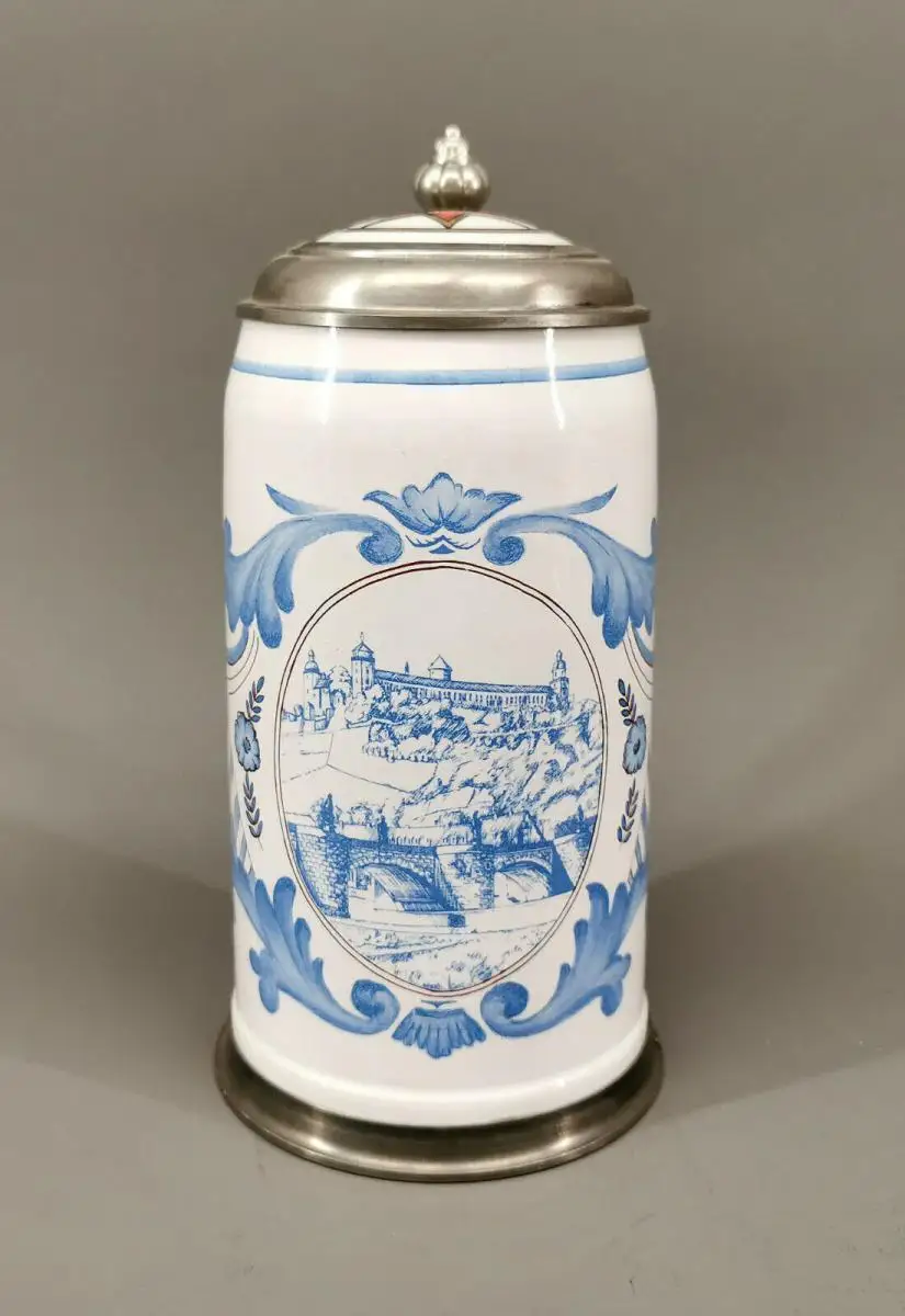 99848099-d Fayence-Bierkrug Würzburger Hofbräu Jahreskrug 1993 H24,5cm 1