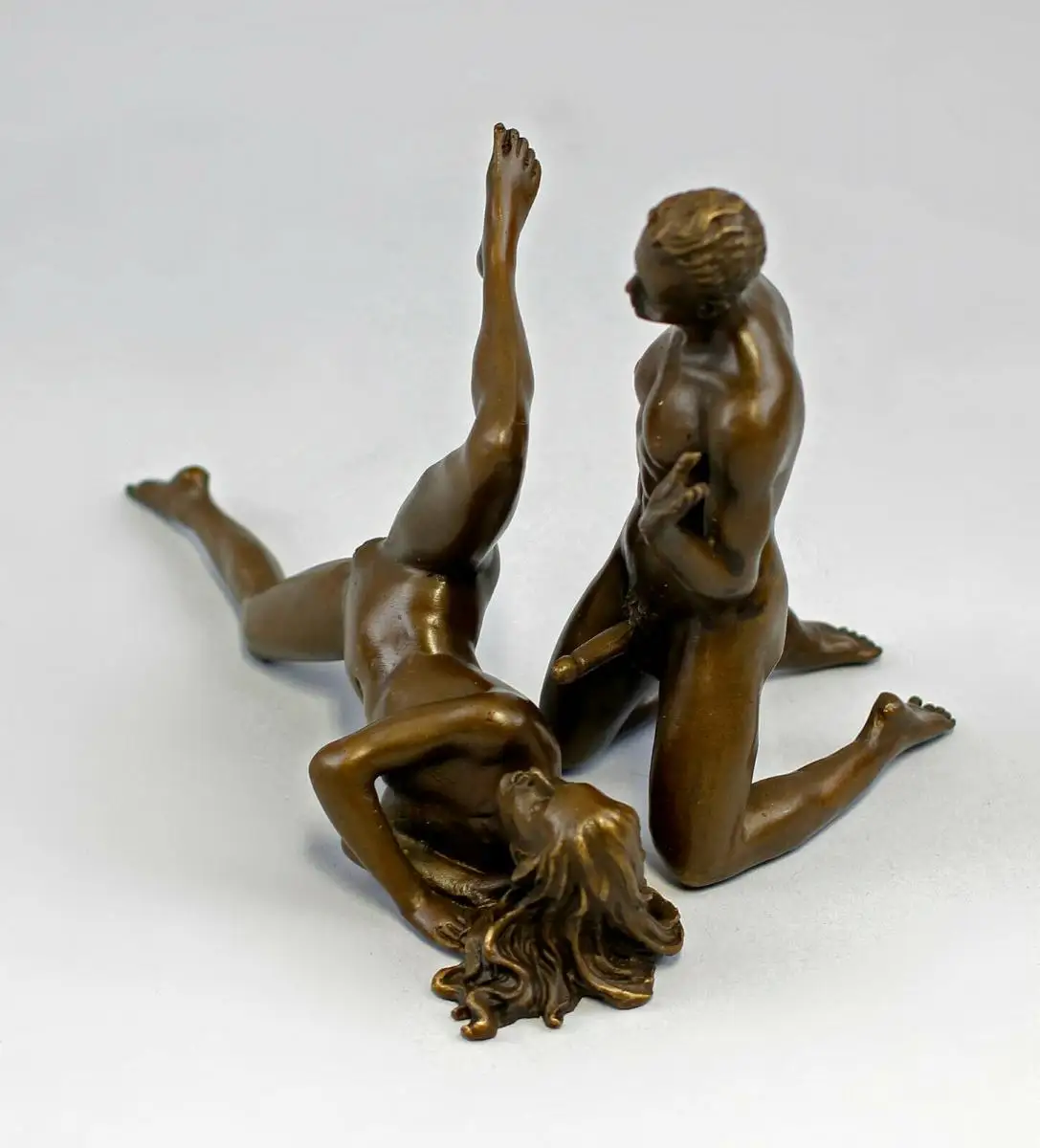 9937829 Bronze Skulptur Patoue Liebendes Paar Akt erotisch 20x5x13cm 1