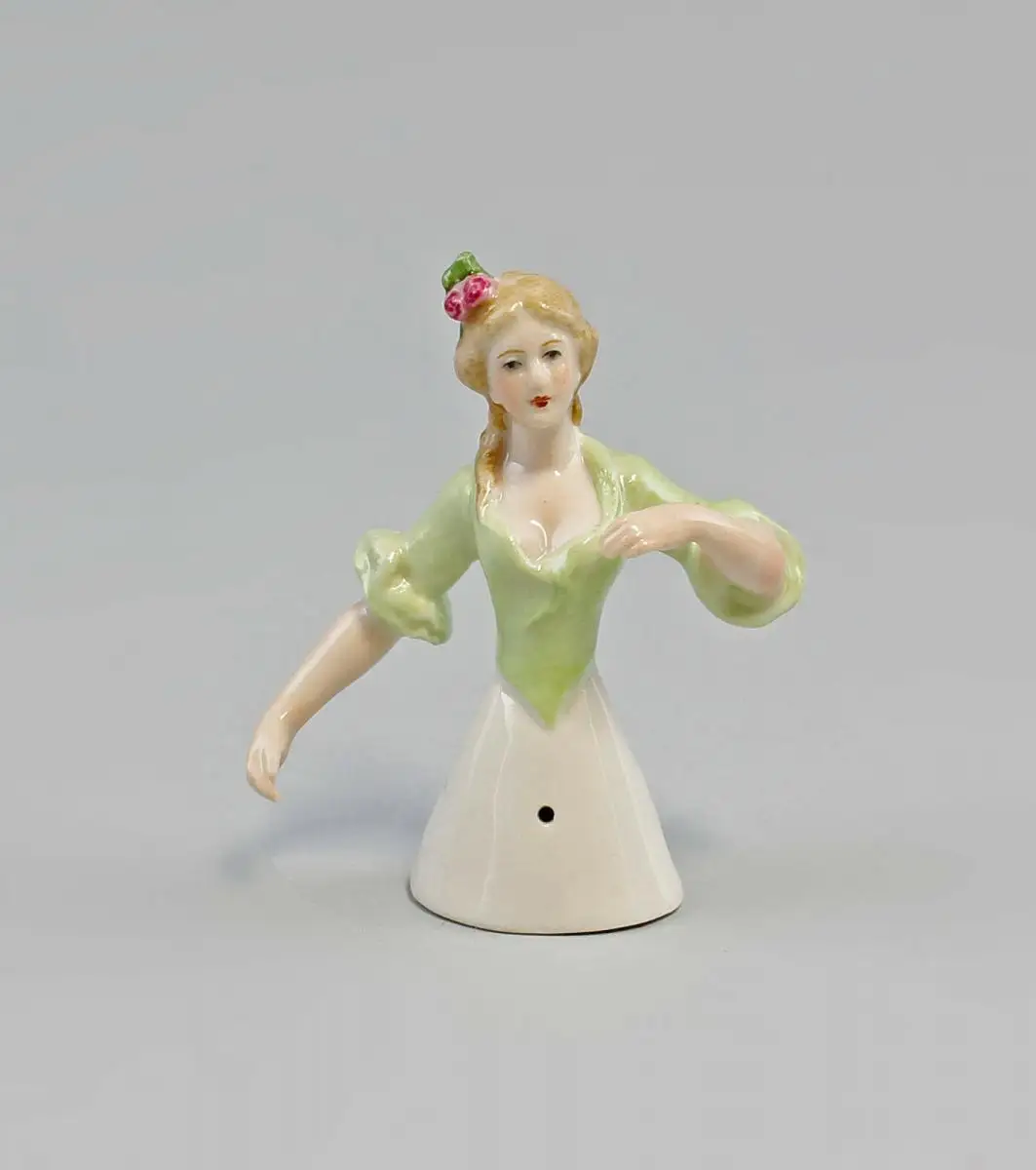 9941788-d Ens  Porzellan Figur Teepuppe grün mit Rose H7cm 0