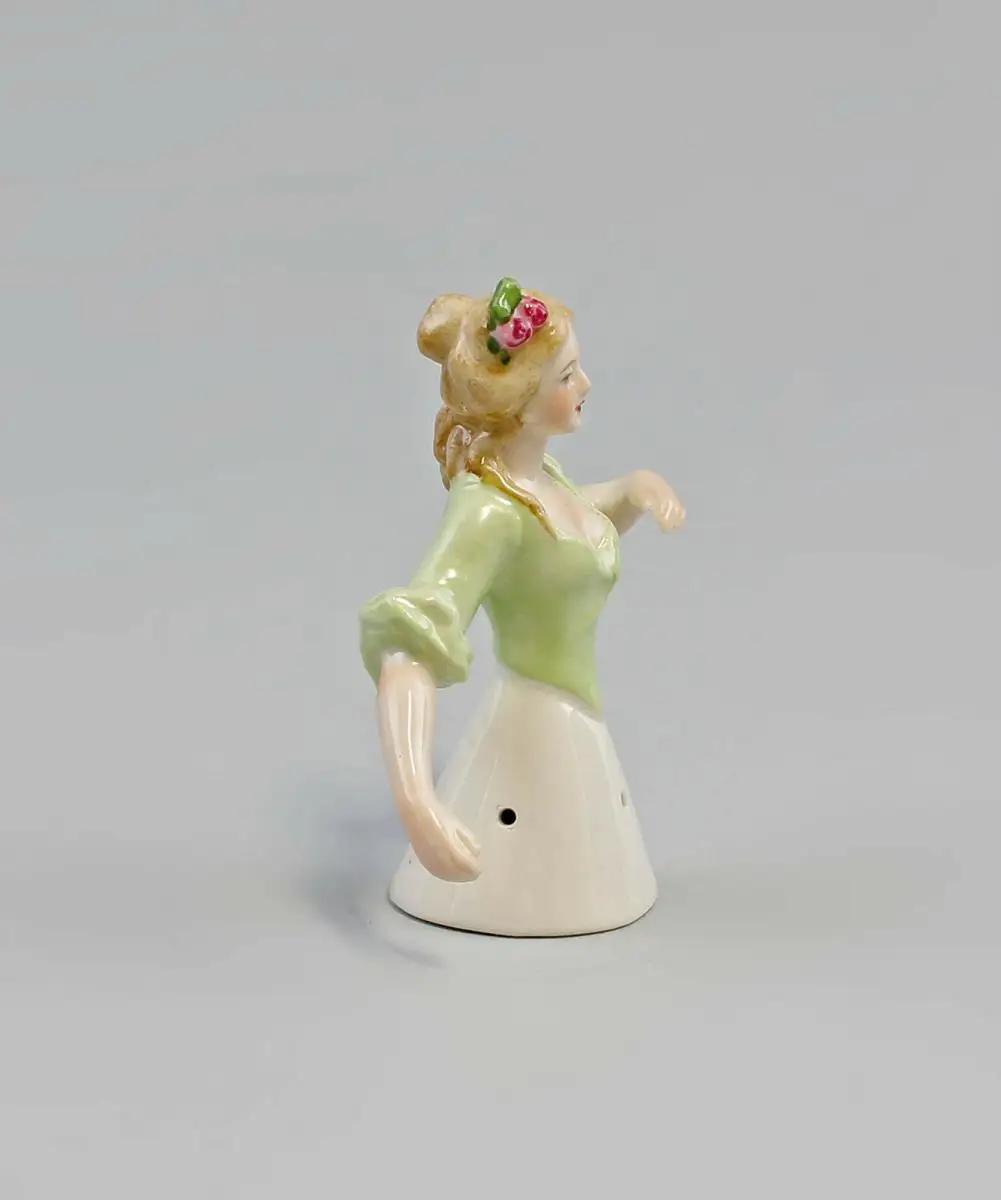 9941788-d Ens  Porzellan Figur Teepuppe grün mit Rose H7cm 1