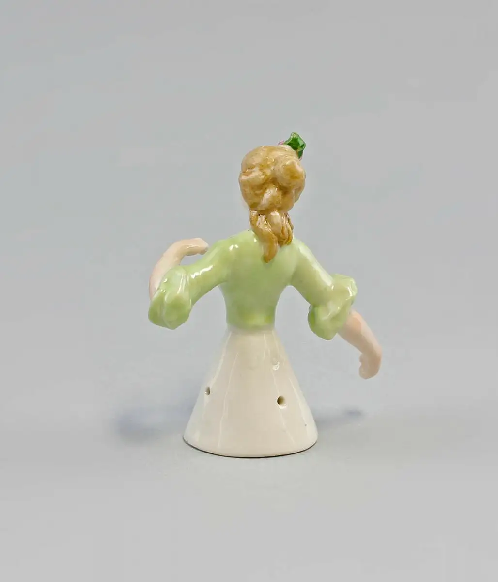 9941788-d Ens  Porzellan Figur Teepuppe grün mit Rose H7cm 2