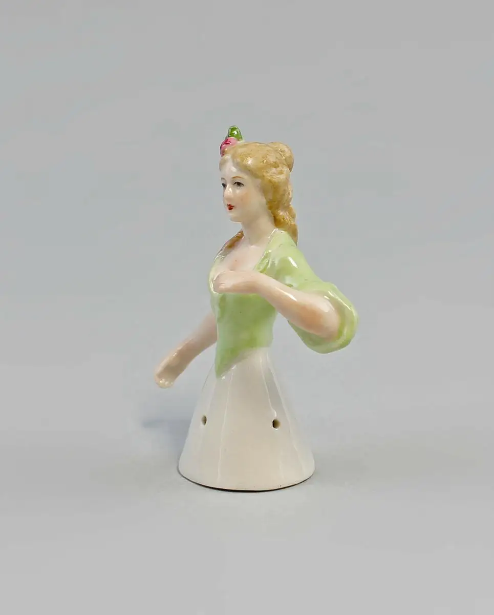 9941788-d Ens  Porzellan Figur Teepuppe grün mit Rose H7cm 3