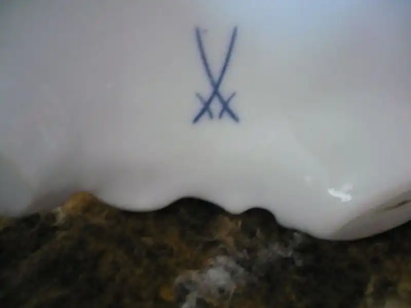 Mädchen füttert Taube (10)  Preis reduziert 4