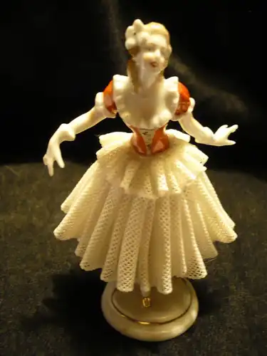 Ballerina weißer Tüllrock mit rotem Oberteil (Handschuhe)     (191) Preis reduziert