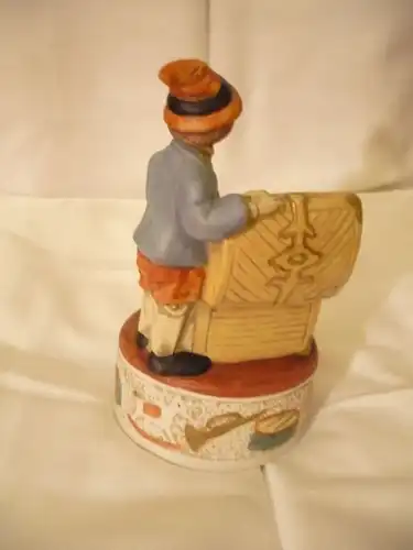 Spieluhr Pinocchio mit Truhe (204)