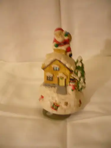 Spieluhr Weihnachtsmann auf Hausdach (205)