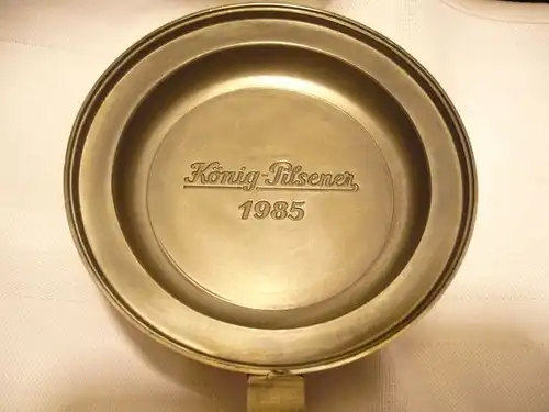 Jahres Krug \\\\\\\"König Pilsner 1985\\\\\\\" mit Zinndeckel (220) Preis reduziert