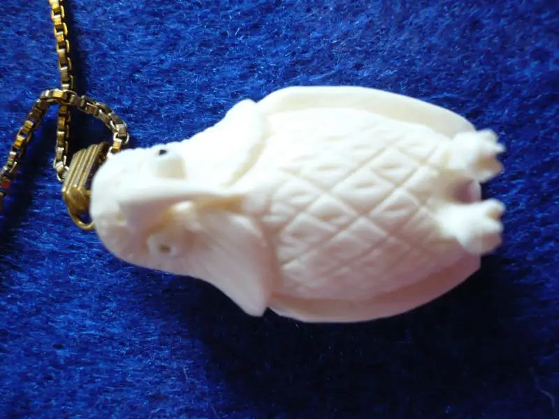 Goldkette mit Eulenanhänger aus Bein (276)  Preis reduziert 0