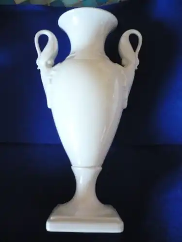 Schwanenhals-Amphoren-Vase  (295)