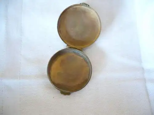 Pillendose aus Messing mit grünem Stein - wohl Jade  (312) Preis reduziert