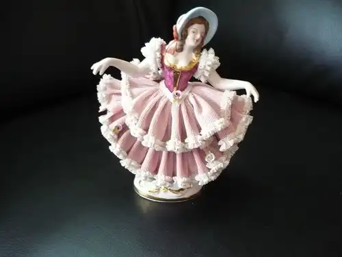 Figur Tänzerin in rosa Kleid mit blauem Hut (324) Preis reduziert