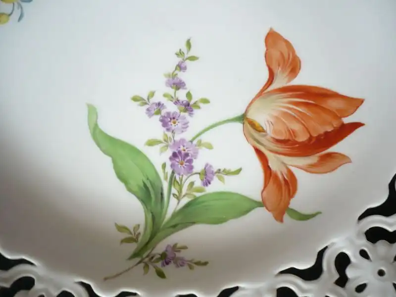 Große Meissen Schale mit Durchbruchrand und Blumenmalerei  (368) Preis reduziert 1