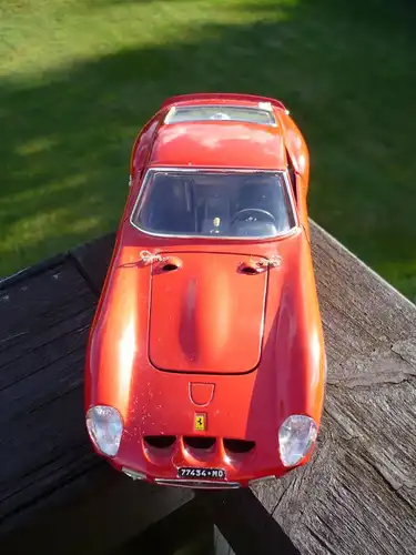 Modellauto Ferrari 250 GTO 1962 rot,1:18/Burago (484)