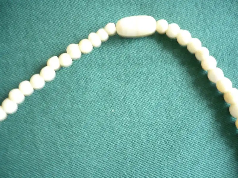 Jugendstil Elfenbeinkette,teilweise geschnitzte Perlen, im größenverlauf gearbeitet (506) Preis reduziert 2