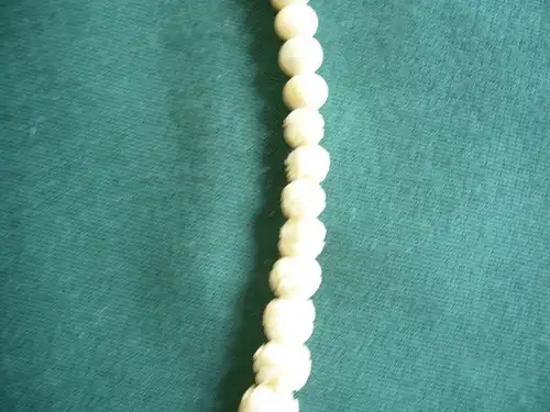 Jugendstil Elfenbeinkette,teilweise geschnitzte Perlen, im größenverlauf gearbeitet (506) Preis reduziert