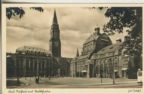 Kiel v. 1936 Rathaus und Stadttheater (AK104)