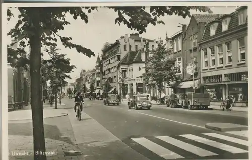 Utrecht v. 1957 Bilstraat mit Hotel`s (AK218) 