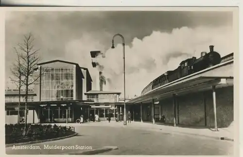 Amsterdam v. 1961 Muiderpoort-Station mit der Bahn (AK263)