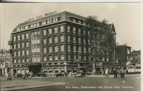 Den Haag v. 1964 Stadionsplein met Grand Hotel Terminus (AK417)