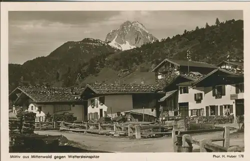 Mittelwald v. 1958 Teil-Stadt-Ansicht mit Wettersteinspitze (AK507) 