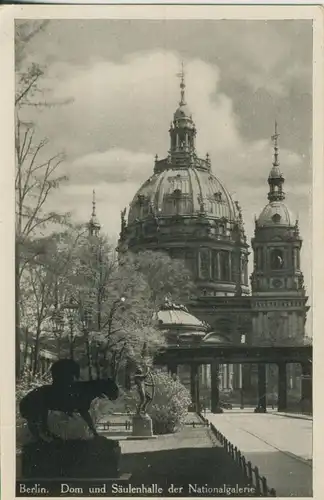 Berlin v. 1934 Dom und Säulenhalle (AK572) 